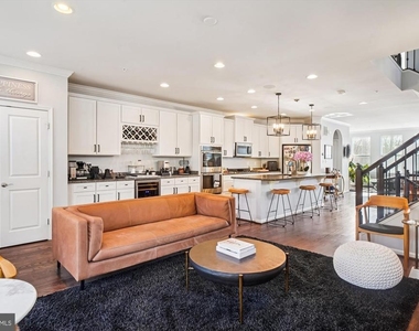 6947 Country Club Terrace - Photo Thumbnail 17
