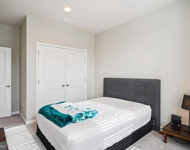 6947 Country Club Terrace - Photo Thumbnail 29