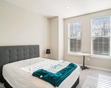 6947 Country Club Terrace - Photo Thumbnail 27