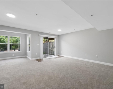 1004 Collindale Avenue - Photo Thumbnail 35