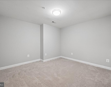 1004 Collindale Avenue - Photo Thumbnail 33