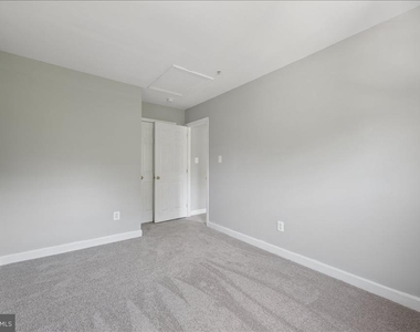 1004 Collindale Avenue - Photo Thumbnail 22