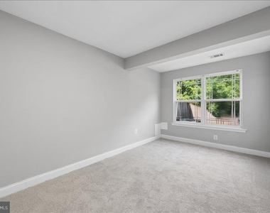 1004 Collindale Avenue - Photo Thumbnail 38