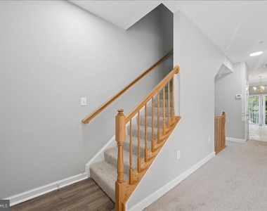 1004 Collindale Avenue - Photo Thumbnail 15