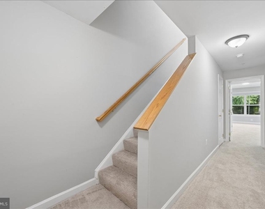 1004 Collindale Avenue - Photo Thumbnail 28