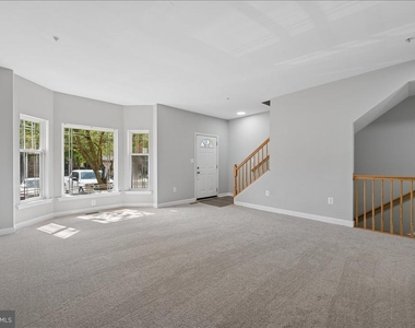 1004 Collindale Avenue - Photo Thumbnail 3