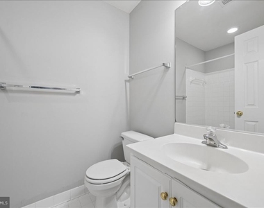 1004 Collindale Avenue - Photo Thumbnail 31