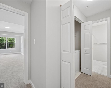 1004 Collindale Avenue - Photo Thumbnail 29