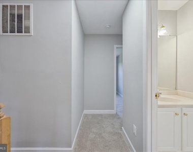 1004 Collindale Avenue - Photo Thumbnail 17