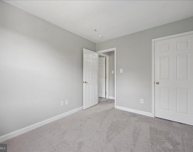 1004 Collindale Avenue - Photo Thumbnail 24