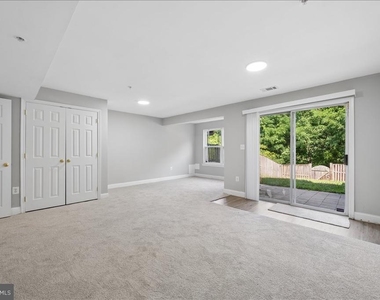 1004 Collindale Avenue - Photo Thumbnail 36