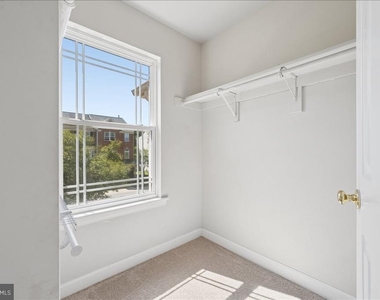 1004 Collindale Avenue - Photo Thumbnail 19