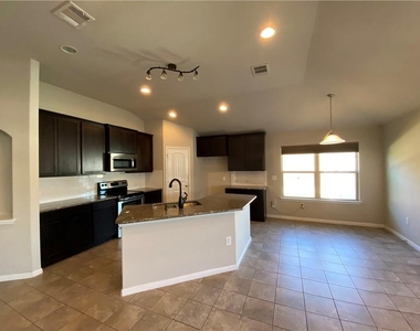 816 Sleeping Bear Dunes Dr - Photo Thumbnail 9