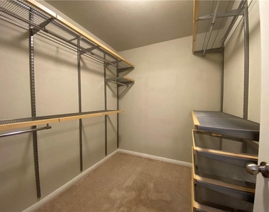 816 Sleeping Bear Dunes Dr - Photo Thumbnail 7
