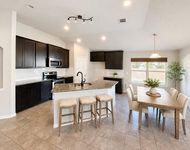 816 Sleeping Bear Dunes Dr - Photo Thumbnail 19