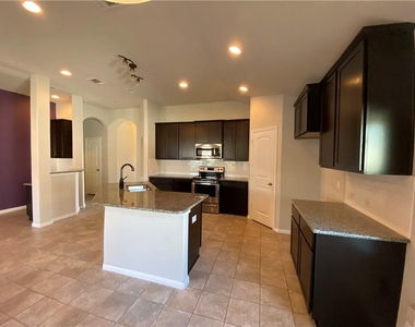 816 Sleeping Bear Dunes Dr - Photo Thumbnail 11