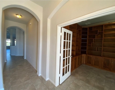 816 Sleeping Bear Dunes Dr - Photo Thumbnail 18