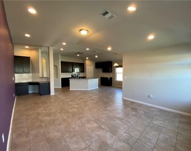 816 Sleeping Bear Dunes Dr - Photo Thumbnail 10