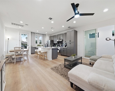 2220 Yellow Jacket Ln - Photo Thumbnail 10