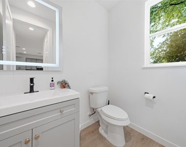 2220 Yellow Jacket Ln - Photo Thumbnail 29