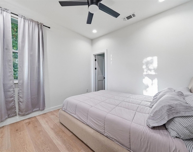 2220 Yellow Jacket Ln - Photo Thumbnail 21