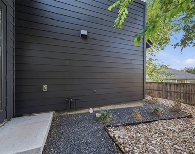 2220 Yellow Jacket Ln - Photo Thumbnail 36