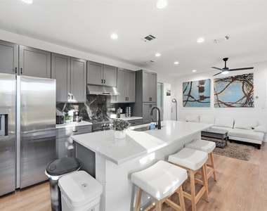 2220 Yellow Jacket Ln - Photo Thumbnail 11