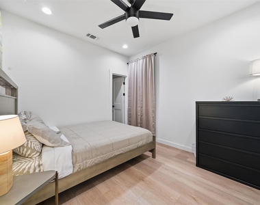 2220 Yellow Jacket Ln - Photo Thumbnail 25