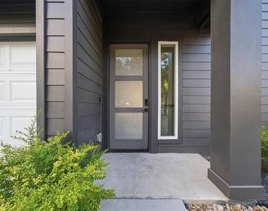 2220 Yellow Jacket Ln - Photo Thumbnail 6