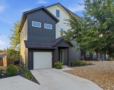 2220 Yellow Jacket Ln - Photo Thumbnail 5