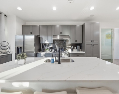 2220 Yellow Jacket Ln - Photo Thumbnail 13