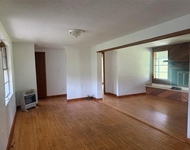 1825 E Pierce St - Photo Thumbnail 1