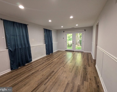 3813 Oak Street - Photo Thumbnail 18