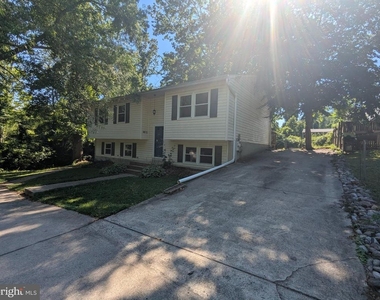 3813 Oak Street - Photo Thumbnail 6
