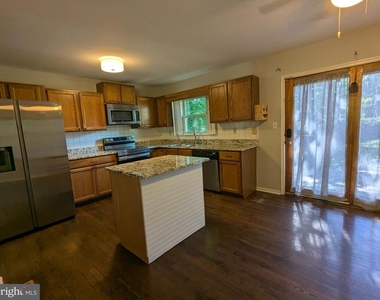 3813 Oak Street - Photo Thumbnail 1