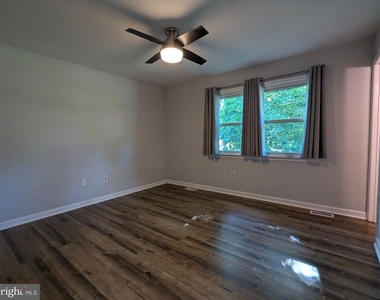 3813 Oak Street - Photo Thumbnail 11