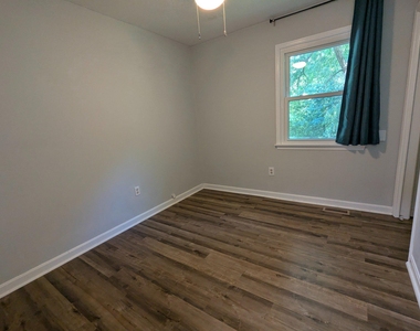 3813 Oak Street - Photo Thumbnail 9