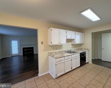 4100 Hunters Hill Circle - Photo Thumbnail 10