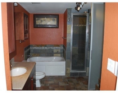 1028 Quail Valley Dr - Photo Thumbnail 3