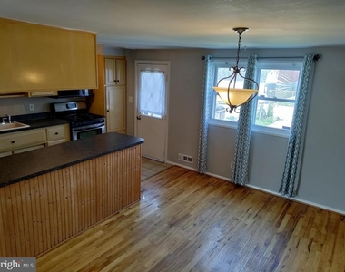 7862 Kentley Road - Photo Thumbnail 2