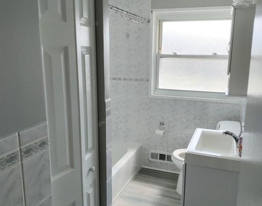 7862 Kentley Road - Photo Thumbnail 4
