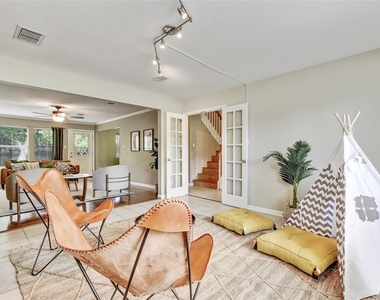 2408 W Messick Loop - Photo Thumbnail 8