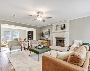 2408 W Messick Loop - Photo Thumbnail 5