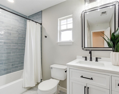 2408 W Messick Loop - Photo Thumbnail 23