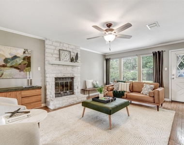 2408 W Messick Loop - Photo Thumbnail 6