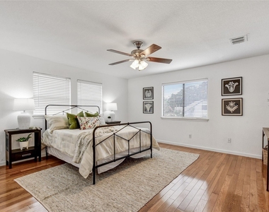 2408 W Messick Loop - Photo Thumbnail 15
