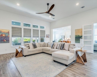 101 Christi Ct - Photo Thumbnail 8