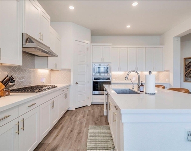 101 Christi Ct - Photo Thumbnail 13