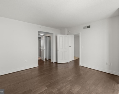 414 Water Street - Photo Thumbnail 17