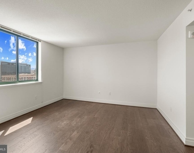 414 Water Street - Photo Thumbnail 16
